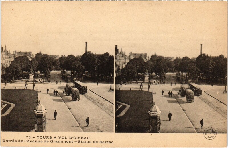Carte postale ancienne Tours Avenue Grammont Statue de Balzac à Tours