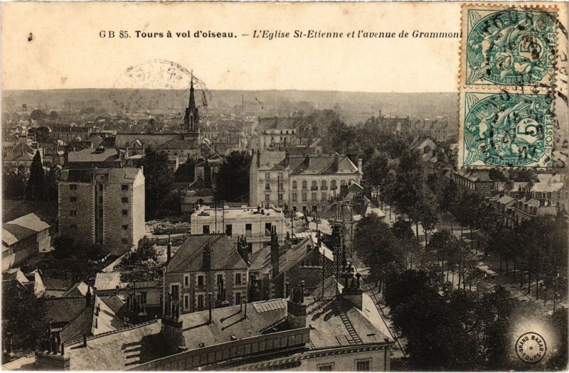 Carte postale ancienne Tours Eglise Saint-Etienne Avenue Grammont à Tours