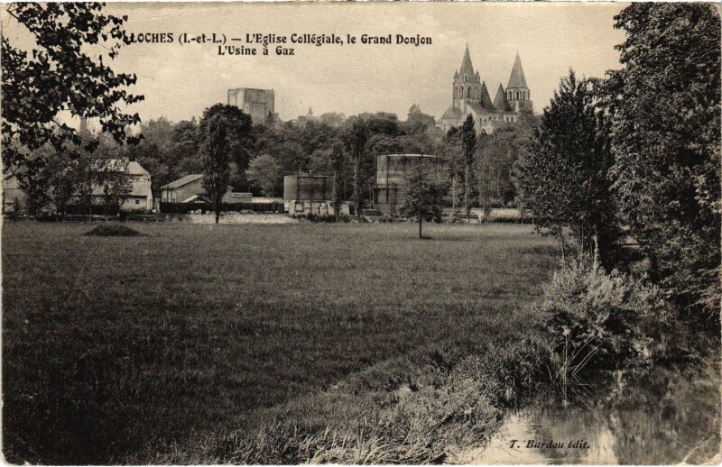 Carte postale ancienne Loches Eglise Collegiale à Loches