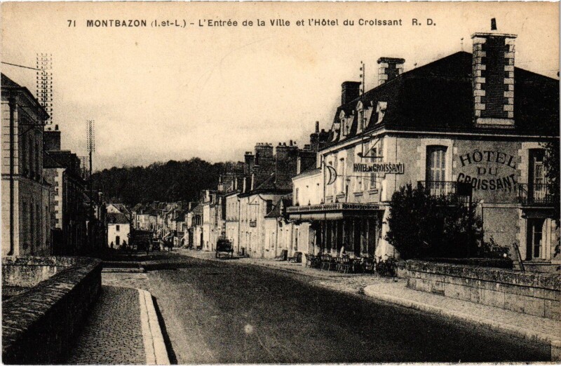 Carte postale ancienne Montbazon entree de la Ville à Montbazon