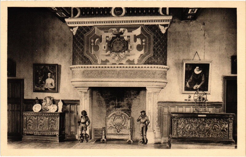 Carte postale ancienne Azay le Rideau le Chateau Cheminee de la Chambre à Azay-le-Rideau