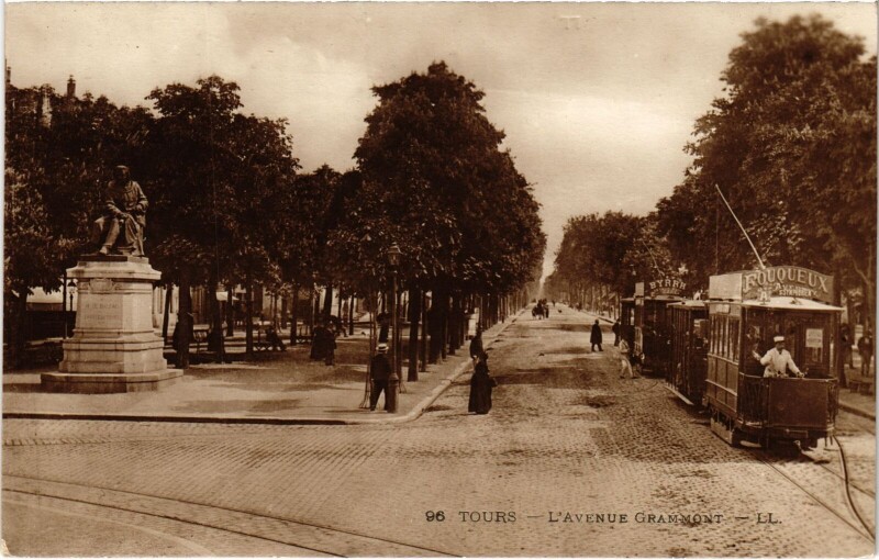 Carte postale ancienne Tours Avenue Grammont à Tours