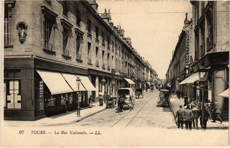 Carte postale ancienne Tours Rue Nationale à Tours