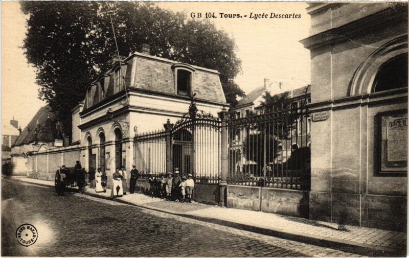 Carte postale ancienne Tours Lycee Descartes à Descartes