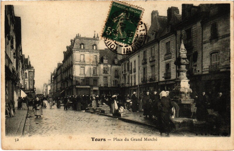 Carte postale ancienne Tours Place du Grand Marche à Tours