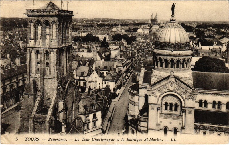 Carte postale ancienne Tours Tour Charlemagne Basilique Saint-Martin à Tours