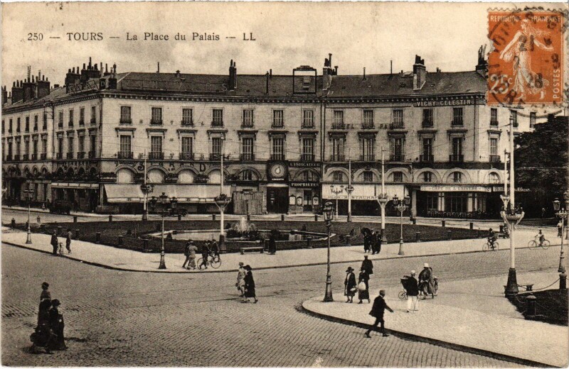 Carte postale ancienne Tours Place du Palais de Justice à Tours