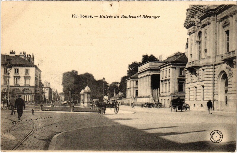 Carte postale ancienne Tours entree du Boulevard Beranger à Tours