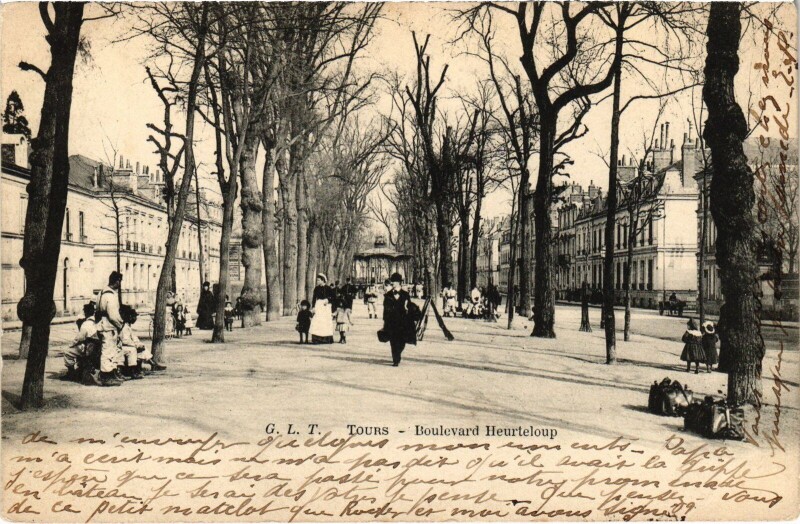 Carte postale ancienne Tours Boulevard Heurteloup à Tours