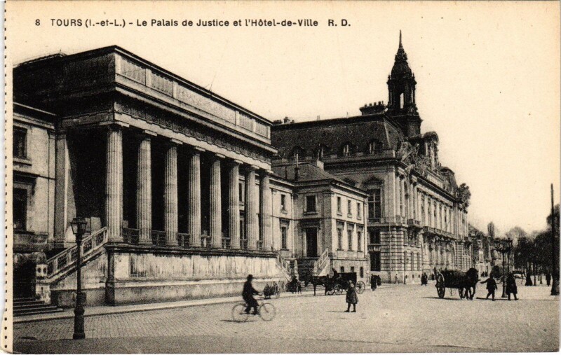 Carte postale ancienne Tours Palais de Justice et Hotel de Ville à Tours