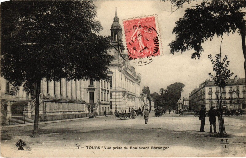 Carte postale ancienne Tours Boulevard Beranger à Tours