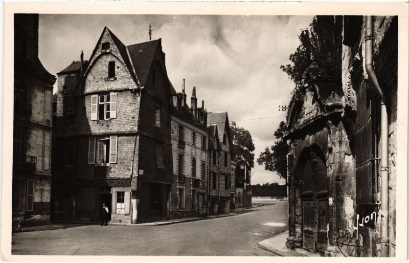 Carte postale ancienne Tours Place Foire le Roi à Tours