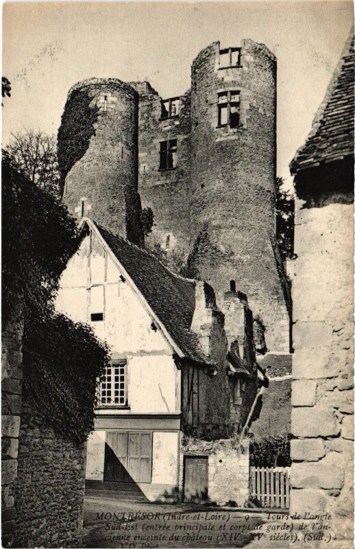 Carte postale ancienne Montresor Tours d'Angle à Tours