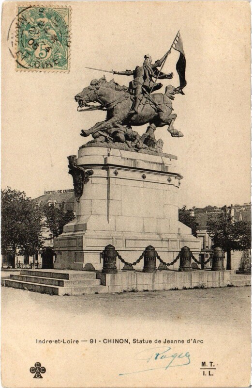 Carte postale ancienne Chinon Statue de Jeanne d'Arc à Chinon