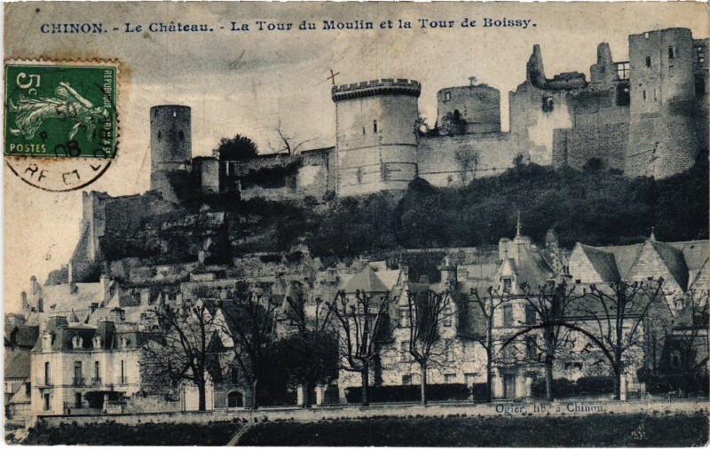 Carte postale ancienne Chinon le Chateau Tour du Moulin à Chinon