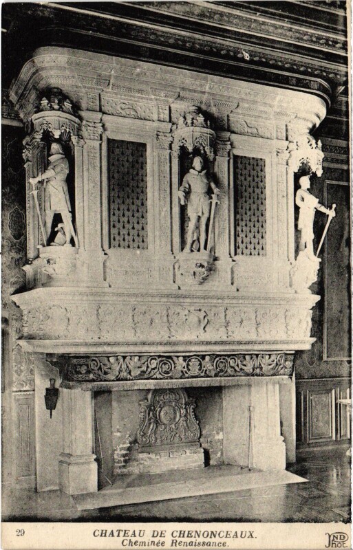 Carte postale ancienne Chenonceaux le Chateau Cheminee Renaissance à Chenonceaux