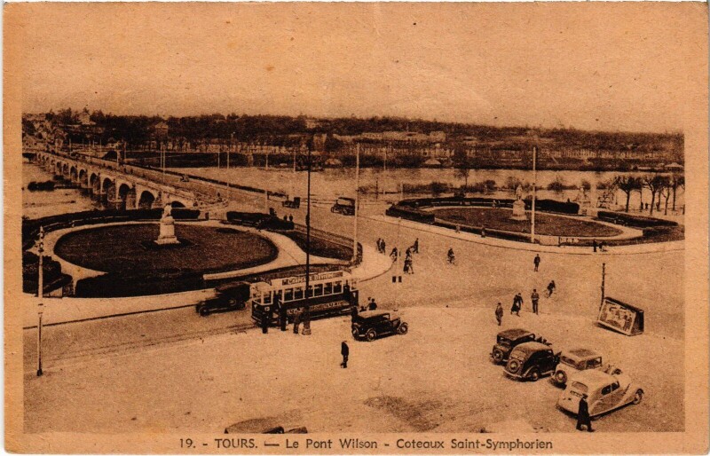 Carte postale ancienne Tours Pont Wilson à Tours