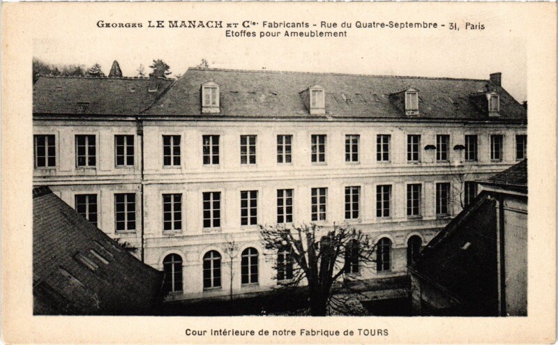 Carte postale ancienne Tours cour interieure de notre Fabrique à Tours