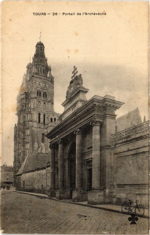 Carte postale ancienne Tours Portail de l'Archeveche à Tours