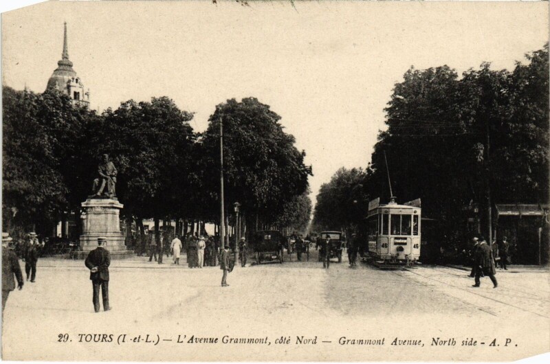 Carte postale ancienne Tours Avenue Grammont à Tours
