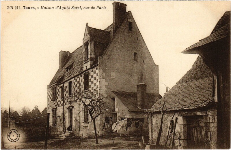 Carte postale ancienne Tours Maison d'Agnes Sorel à Tours