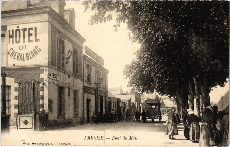 Carte postale ancienne Amboise Quai du Mail à Amboise
