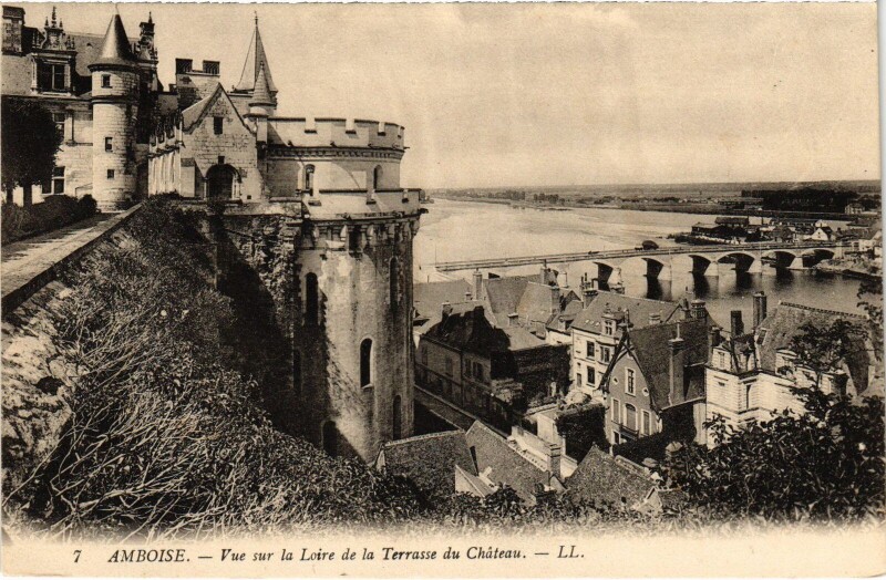 Carte postale ancienne Amboise vue sur la Loire à Amboise
