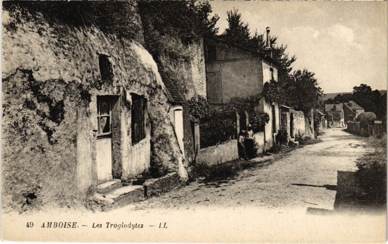 Carte postale ancienne Amboise Les Troglodytes à Amboise