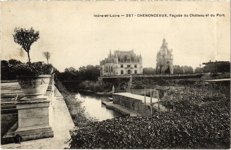 Carte postale ancienne Chenonceaux le Chateau et du Port à Chenonceaux