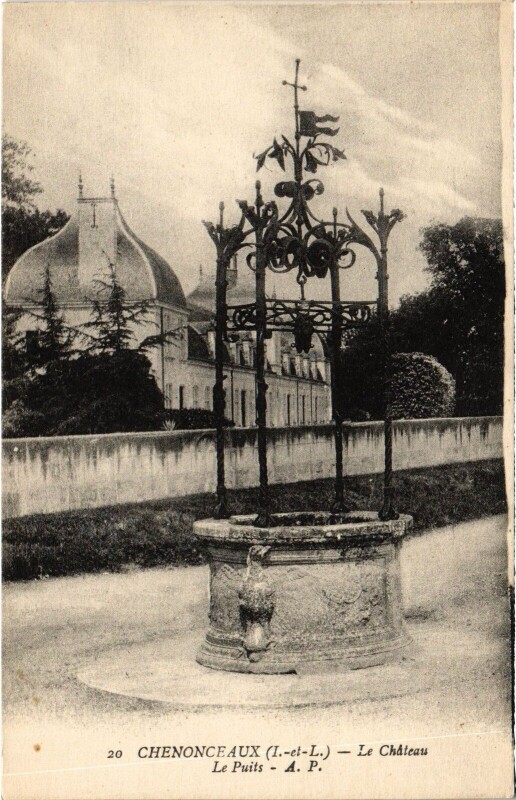 Carte postale ancienne Chenonceaux le Chateau le Puits à Chenonceaux