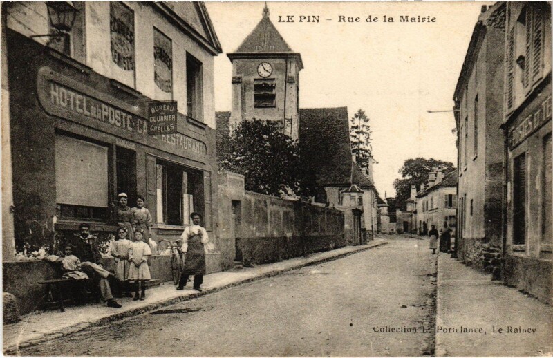 Carte postale ancienne Le Pin Rue de la Mairie