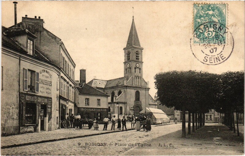 Carte postale ancienne Bobigny Place de l'Eglise à Bobigny