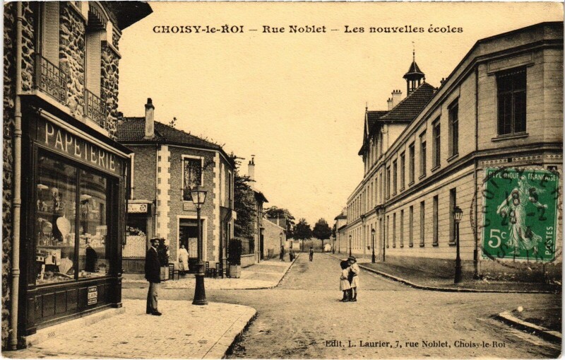 Carte postale ancienne Choisy-le-Roi Rue Noblet Nouvelles Ecoles à Choisy-le-Roi