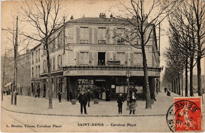 Carte postale ancienne Saint-Denis Carrefour Pleyel à Saint-Denis