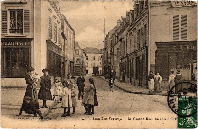 Carte postale ancienne Saint-Leu-Taverny Grande Rue à Taverny