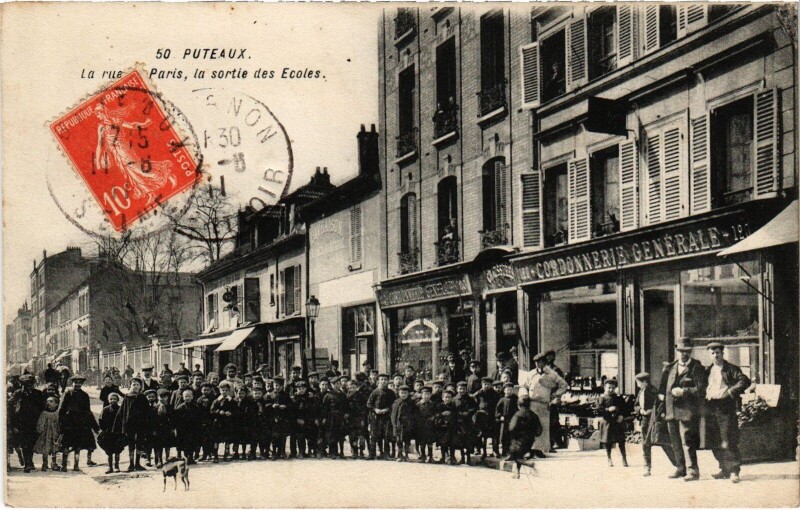 Carte postale ancienne Puteaux Rue de Paris Sortie des Ecoles à Puteaux
