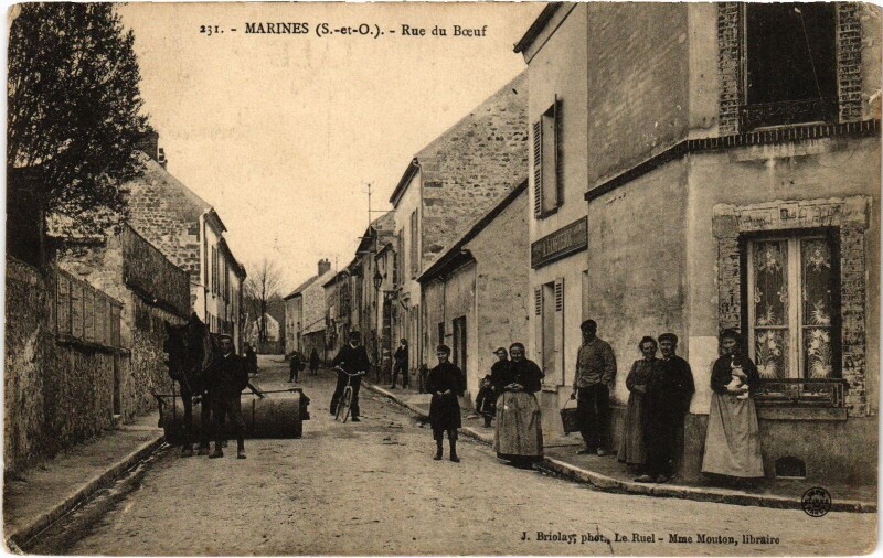 Carte postale ancienne Marines Rue du Boeuf à Marines