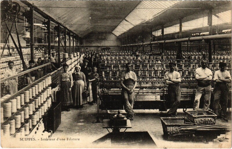 Carte postale ancienne Suippes interieur Filature à Suippes