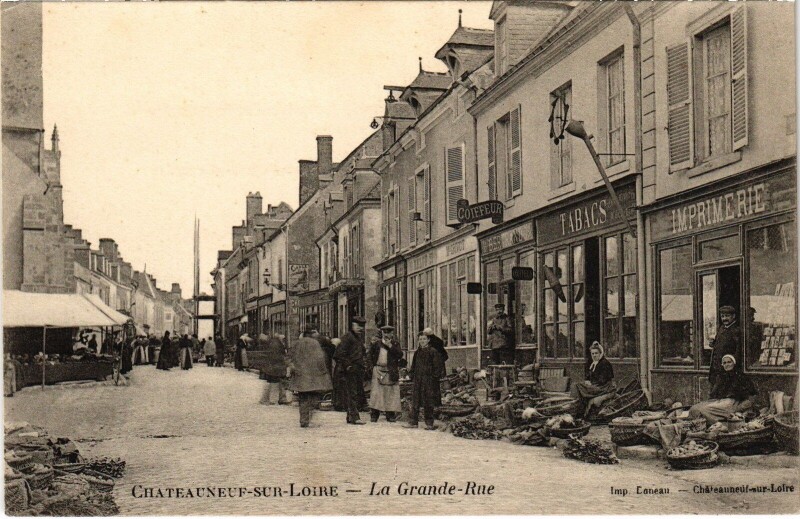 Carte postale ancienne Chateauneuf-sur-Loire Grande Rue