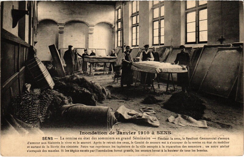 Carte postale ancienne Sens remise des sommiers Grand Seminaire Inondations 1910