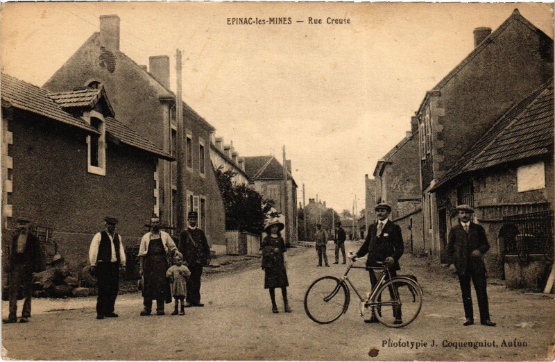 Carte postale ancienne Epinac-les-Mines Rue Creuse