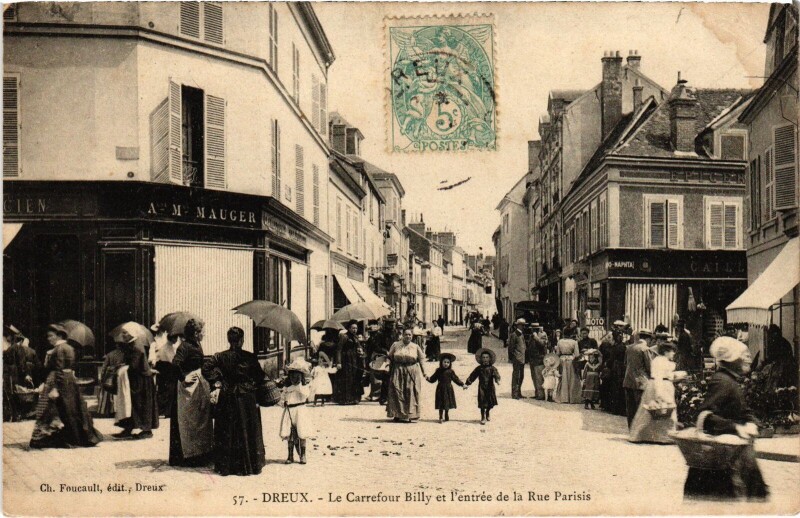 Carte postale ancienne Dreux Le Carrefour Billy à Dreux