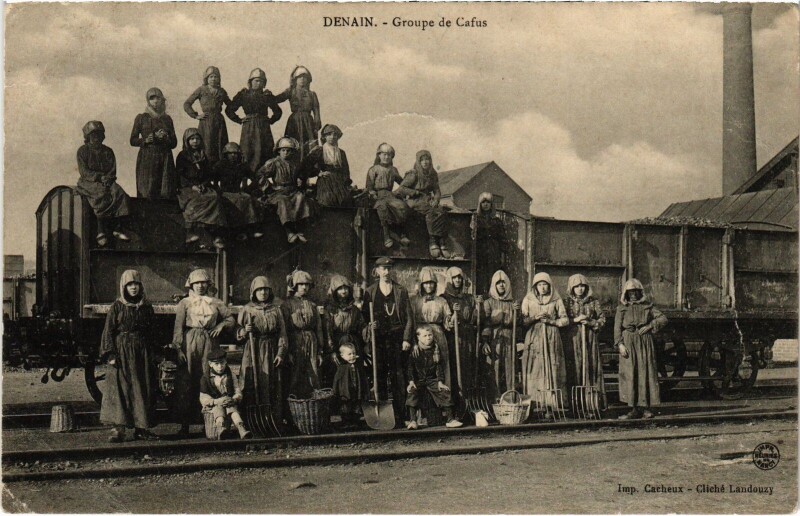 Carte postale ancienne Denain Groupe de Cafus à Denain