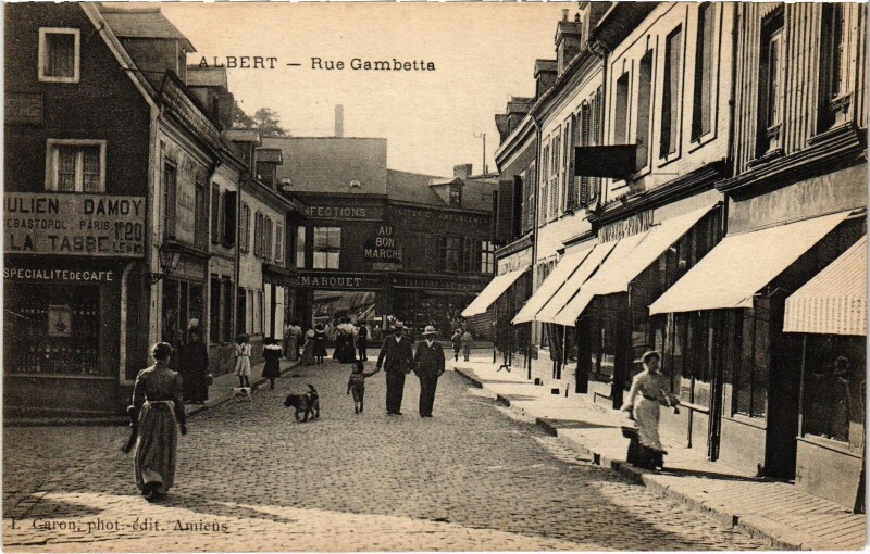 Carte postale ancienne Albert Rue Gambetta à Albert