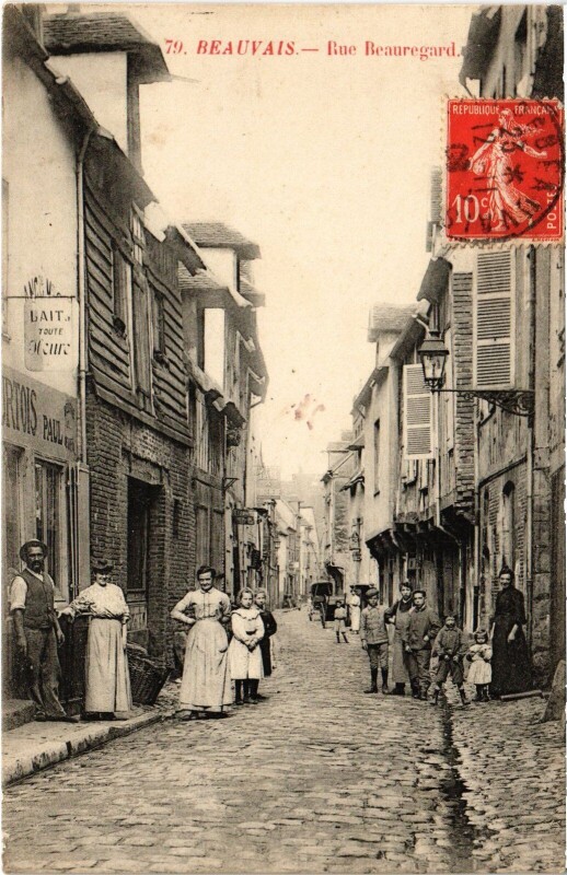 Carte postale ancienne Beauvais Rue Beauregard à Beauvais