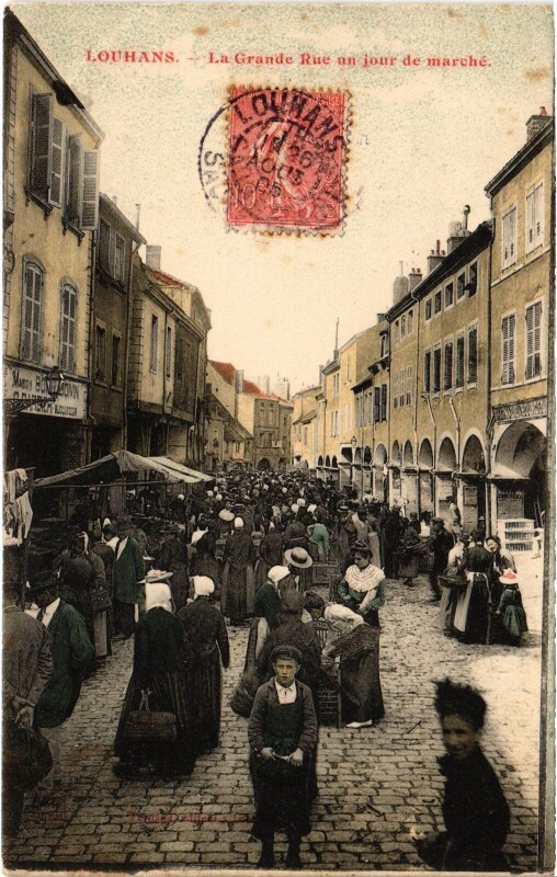 Carte postale ancienne Louhans Grande Rue un jour du marché à Louhans