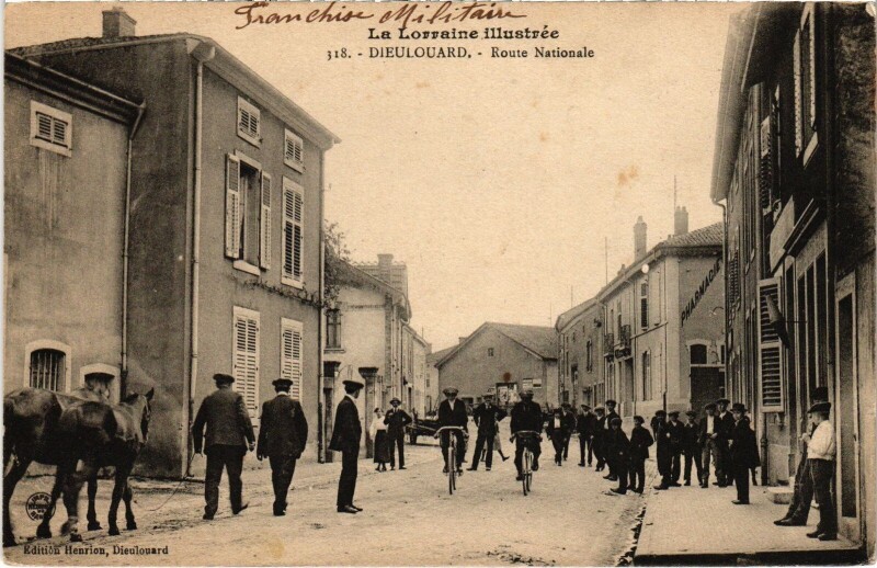 Carte postale ancienne Dieulouard Route Nationale à Dieulouard