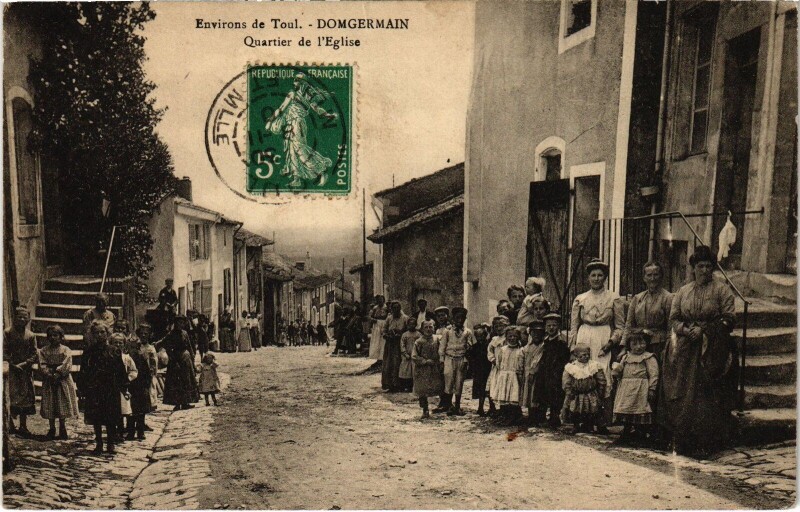 Carte postale ancienne Domgermain Quartier de l'Eglise à Domgermain