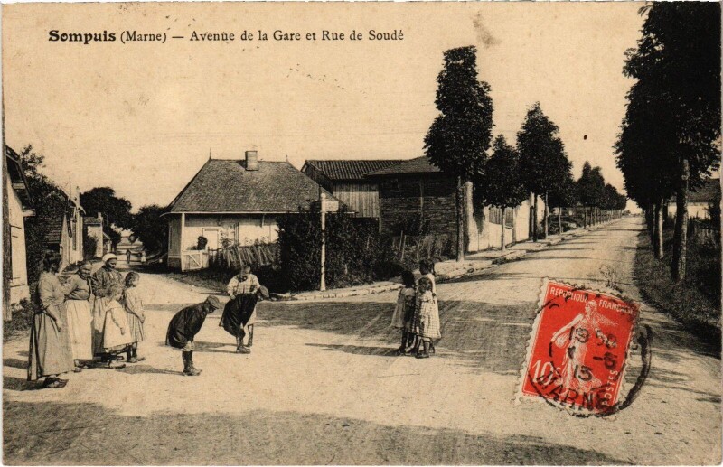 Carte postale ancienne Sompuis Avenue de la Gare Rue de Soudé à Sompuis