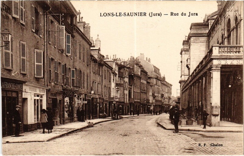 Carte postale ancienne Lons-le-Saunier Rue du Jura à Lons-le-Saunier